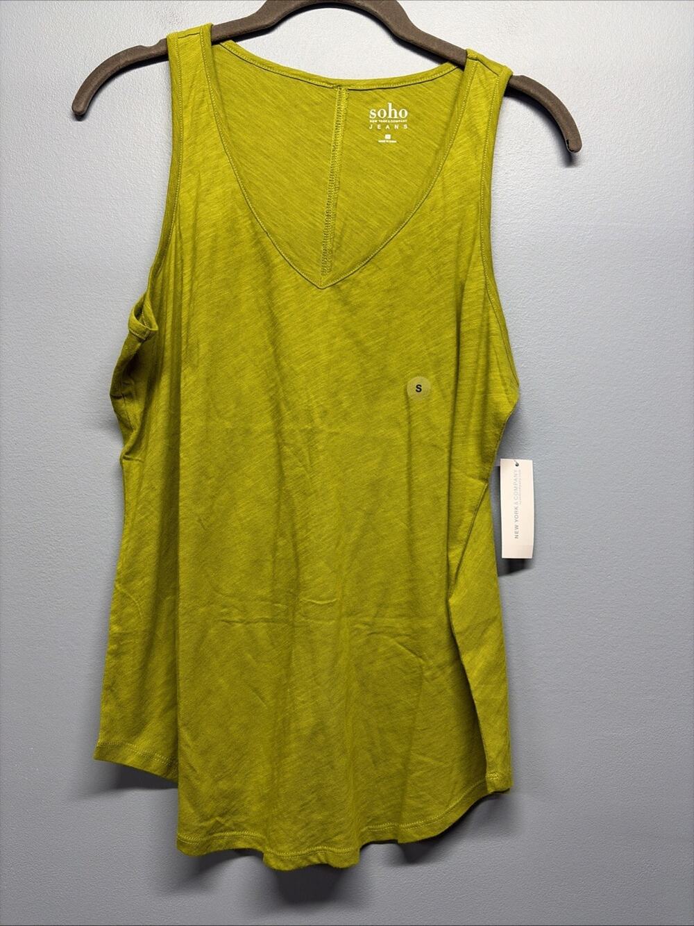NWT New York & Company Soho Tank Top Women’s Small - V Neck - Green